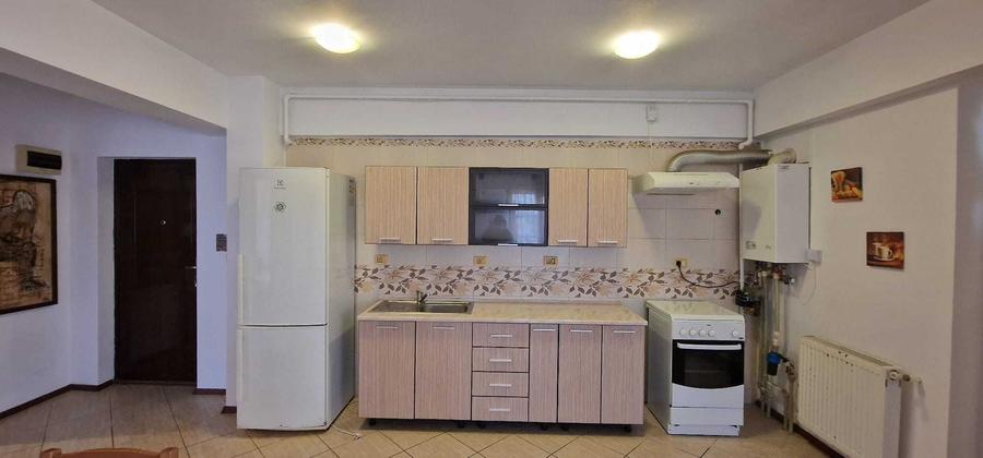 Apartament cu 2 camere decomandat în Sisești