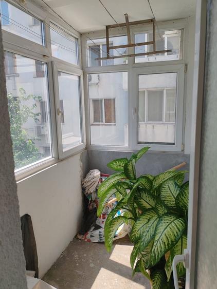 Apartament cu 3 camere decomandat în Dristor