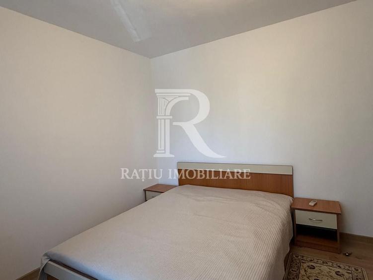 Apartament cu 3 camere decomandat, mobilat în Decebal