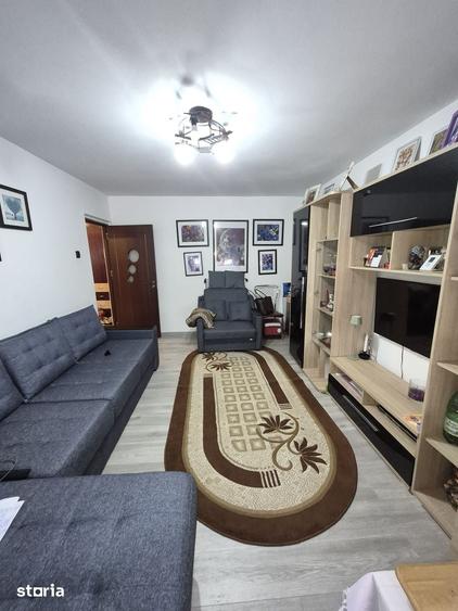Apartament cu 2 camere decomandat în Nicolina