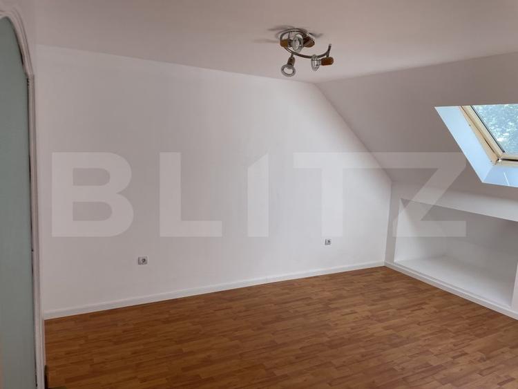 Apartament cu 3 camere semidecomandat, mobilat în Ștefan cel Mare
