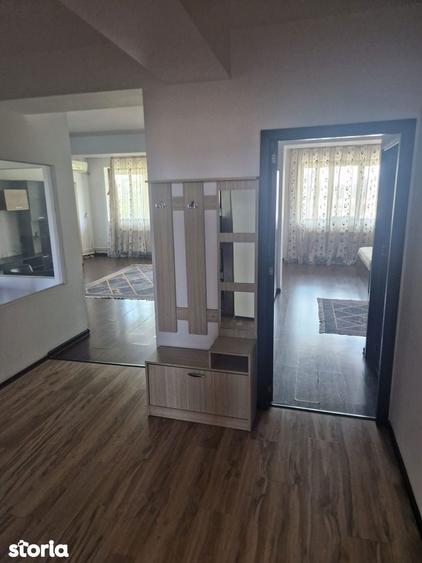 Apartament cu 3 camere, mobilat în Colentina