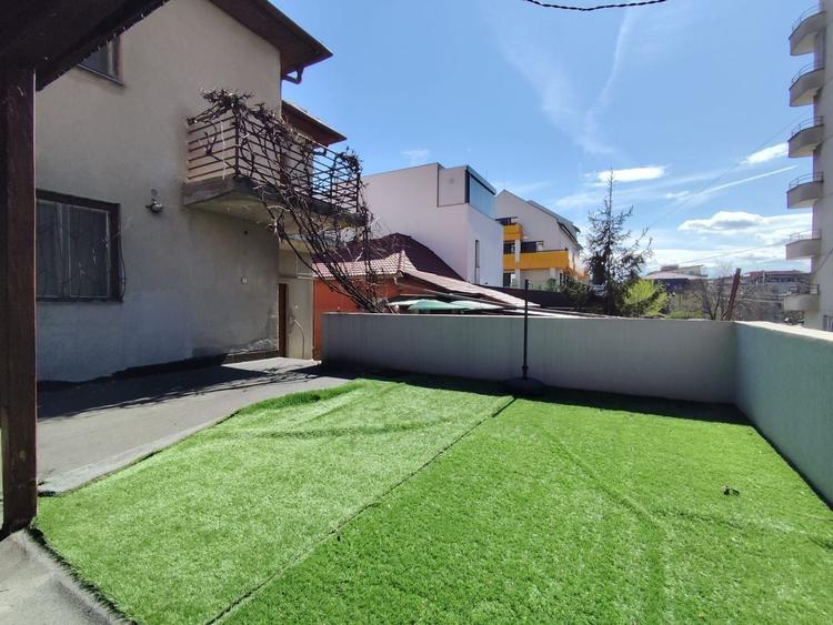 Casă individuală cu 5 camere cu Canalizare în Între Lacuri