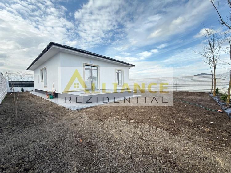 Casă individuală cu 4 camere decomandat cu Canalizare în Berceni