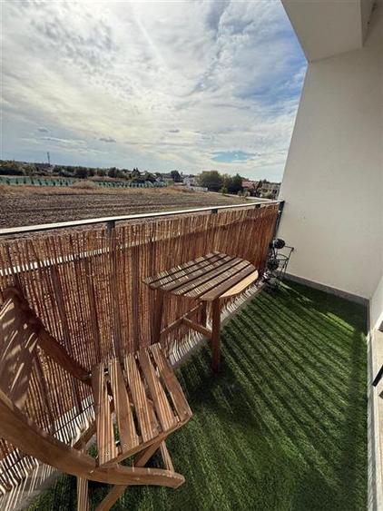 Apartament cu 2 camere semidecomandat în Tunari