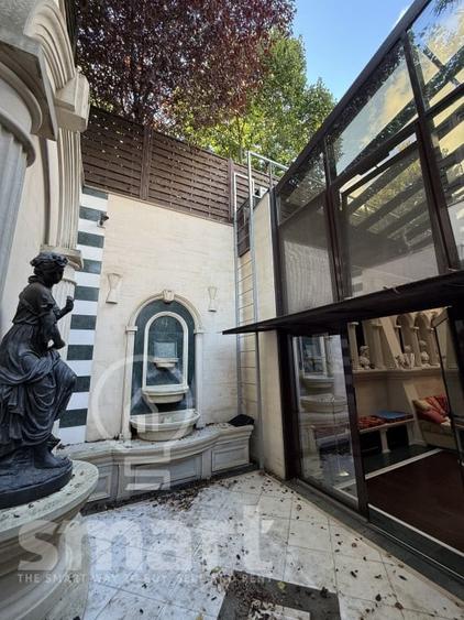 Duplex cu 12 camere cu Canalizare în Central