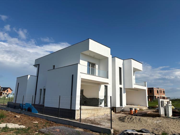 Casă cu 3 camere cu Teren 350 Mp în Giarmata