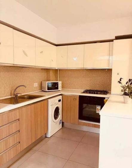 Apartament cu 2 camere decomandat, mobilat în Politehnica
