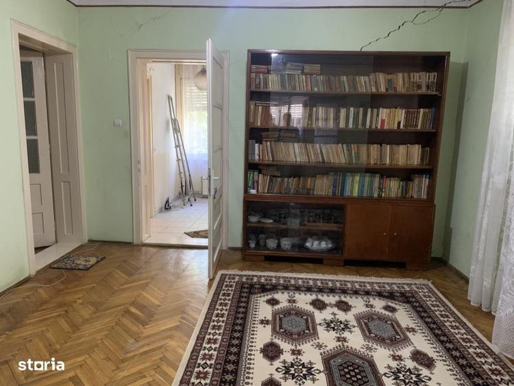 Casă cu 4 camere în Ghiroda