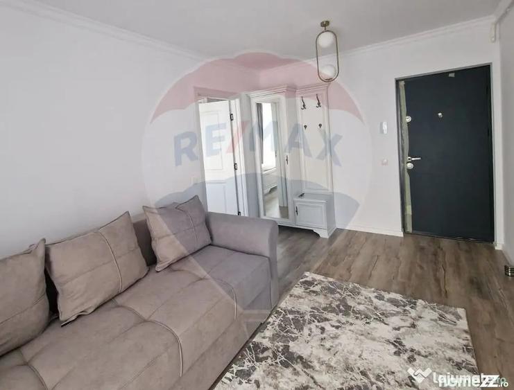 Apartament cu 2 camere semidecomandat în Central
