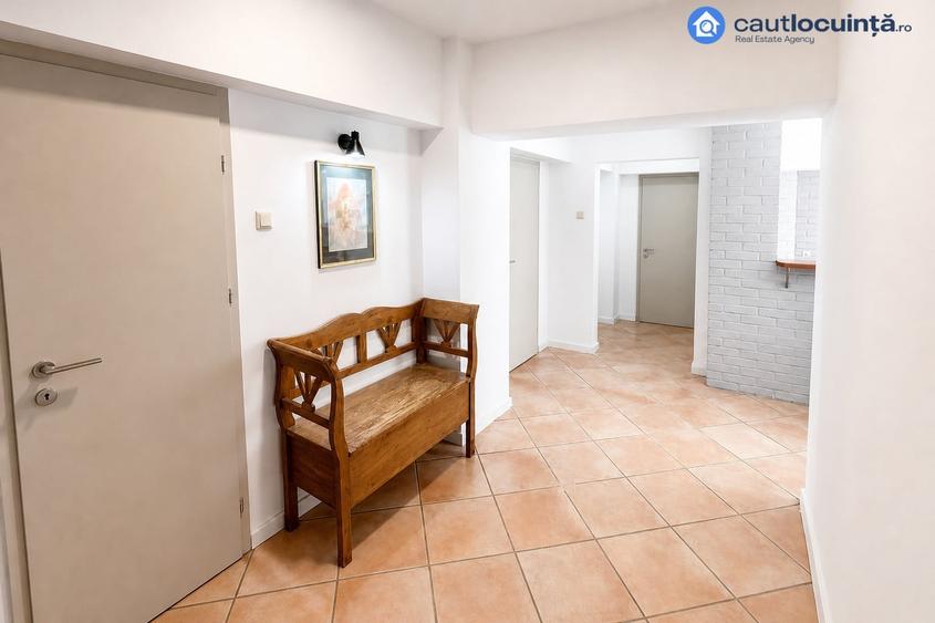 Apartament cu 3 camere în Mitropolie