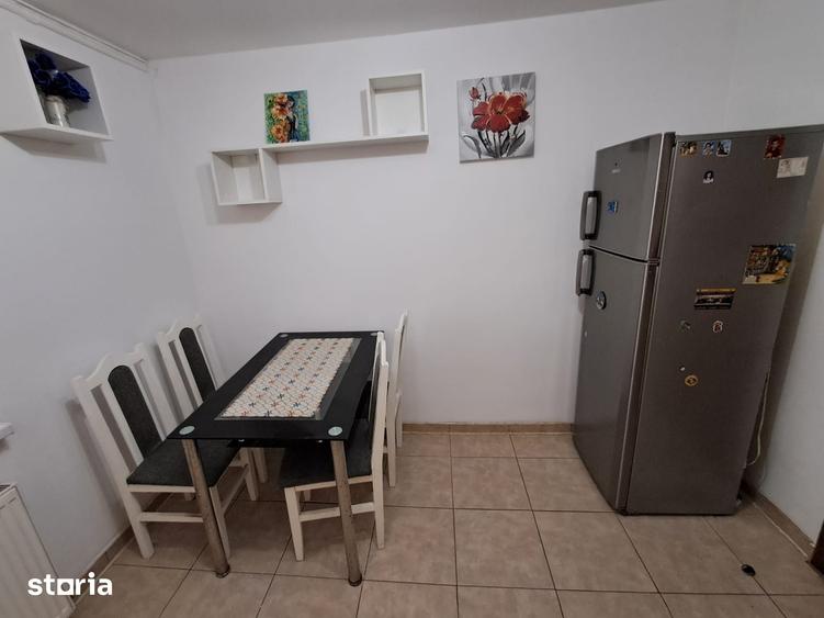 Apartament cu 3 camere decomandat în Lipovei