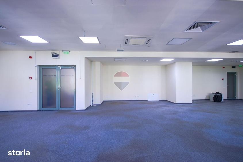 Spațiu comercial, de 330 mp, în Central