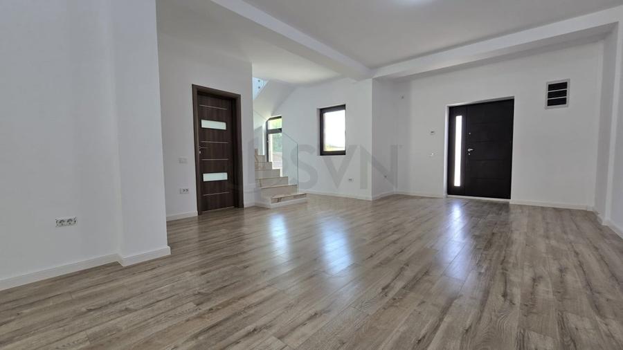 Casă individuală cu 5 camere cu Canalizare în Tunari