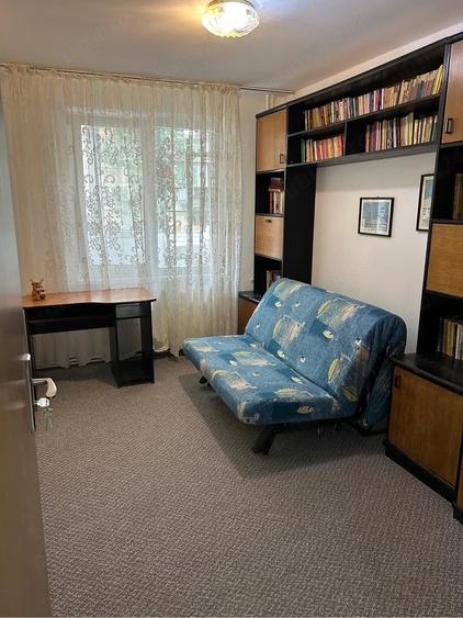Apartament cu 4 camere semidecomandat în Crângași