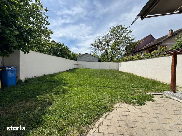 Casă cu 4 camere cu Canalizare în Trei Stejari
