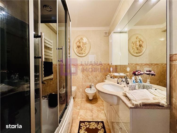 Casă cu 4 camere cu Teren 830 Mp în Roșia
