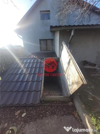 Casă cu 4 camere cu Teren 2500 Mp în Lazu