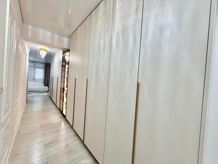 Apartament cu 3 camere decomandat în Nicolina