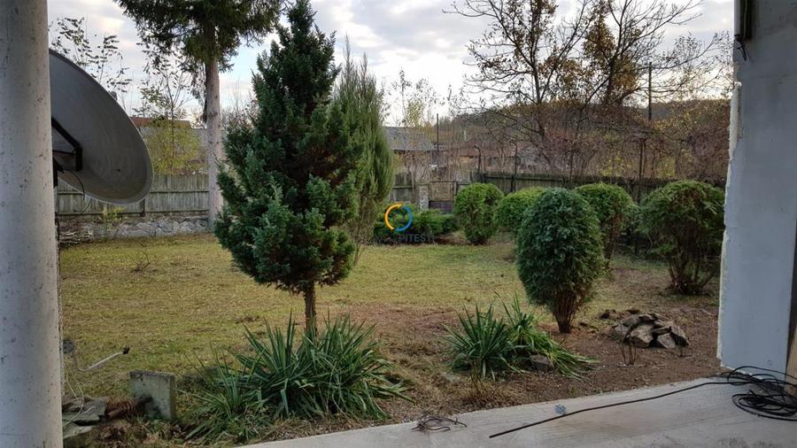 Casă cu 4 camere cu Teren 1700 Mp în Borlești