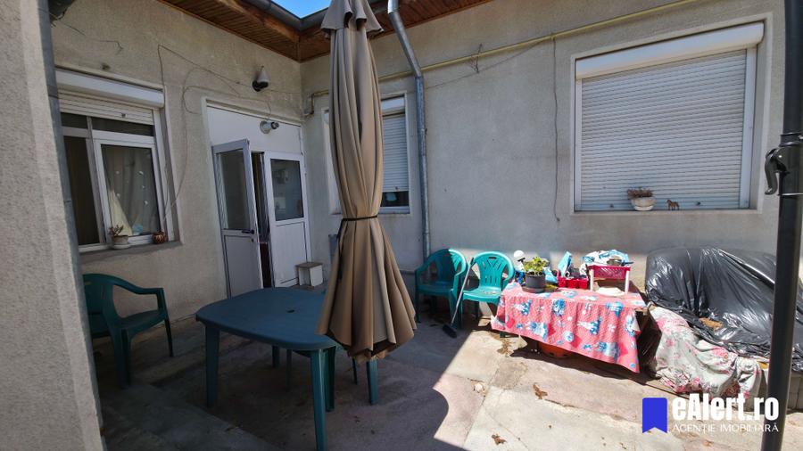 Casă cu 3 camere cu Garaj în Vatra Luminoasă