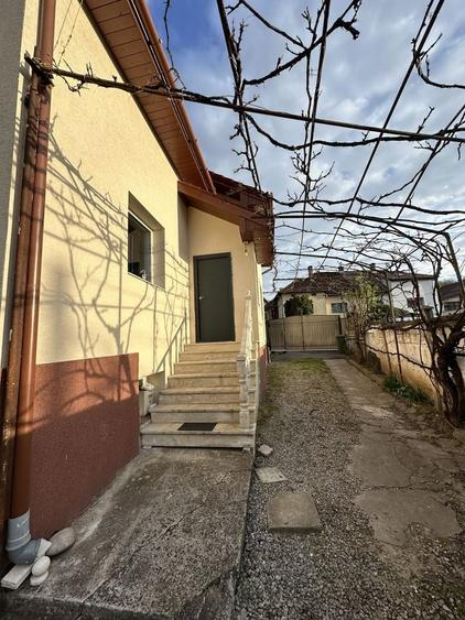 Casă cu 3 camere în Central