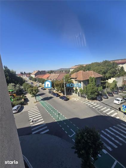Apartament cu 4 camere în Central