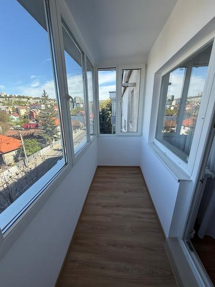 Apartament cu 3 camere decomandat în Câmpului