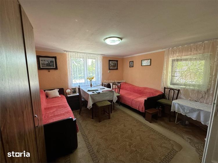 Casă cu 2 camere cu Teren 1501 Mp în Central