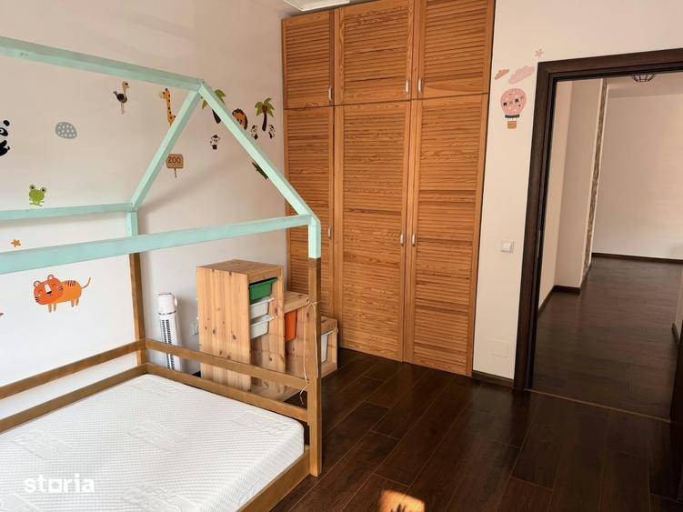 Apartament cu 3 camere decomandat în Metalurgiei