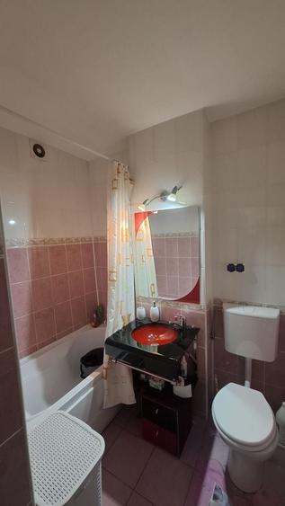 Garsonieră decomandată în Central