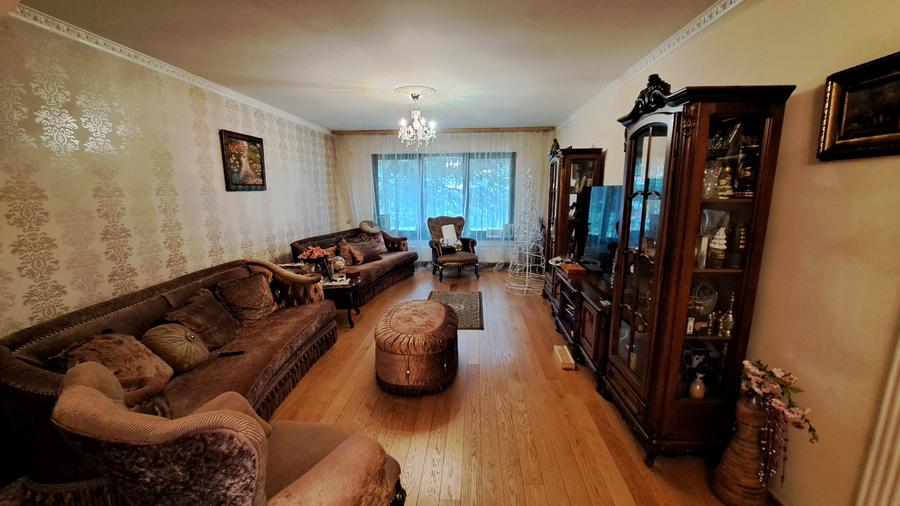 Casă individuală cu 5 camere cu Teren 893 Mp în Ultracentral