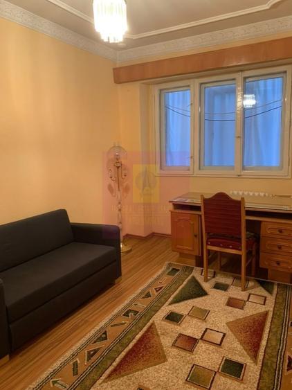 Apartament cu 3 camere decomandat, mobilat în Doamna Ghica