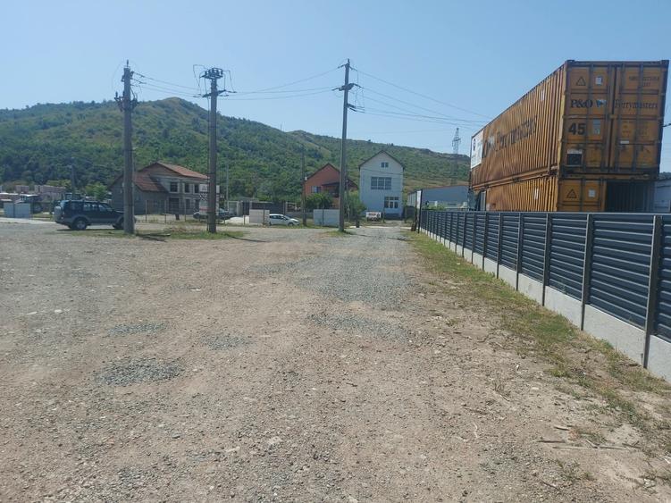 Teren de 7500 mp, în Tomești