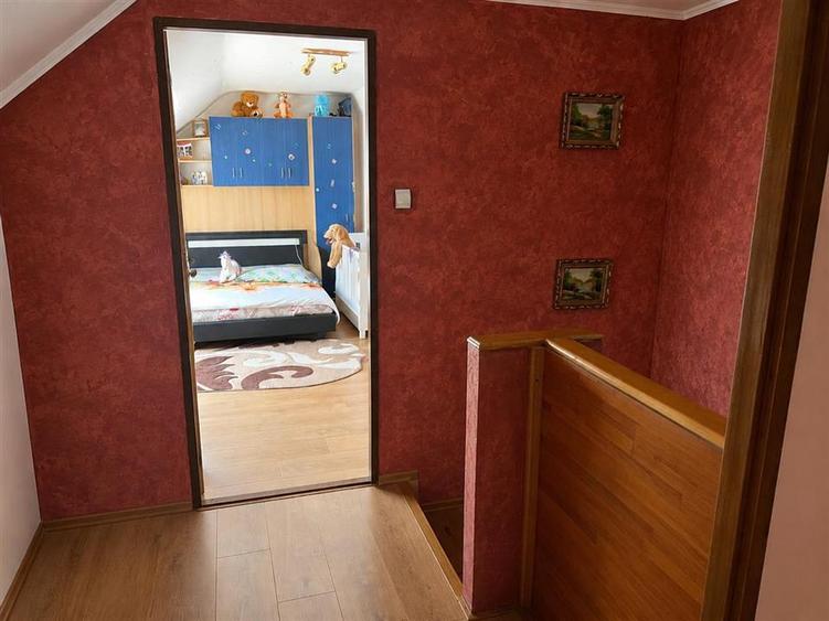 Apartament cu 3 camere semidecomandat în Cedonia