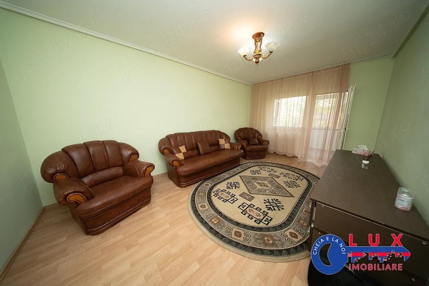 Apartament cu 3 camere decomandat în Babadag