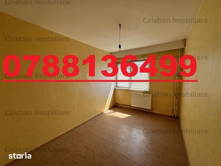Apartament cu 3 camere decomandat în Viziru 3