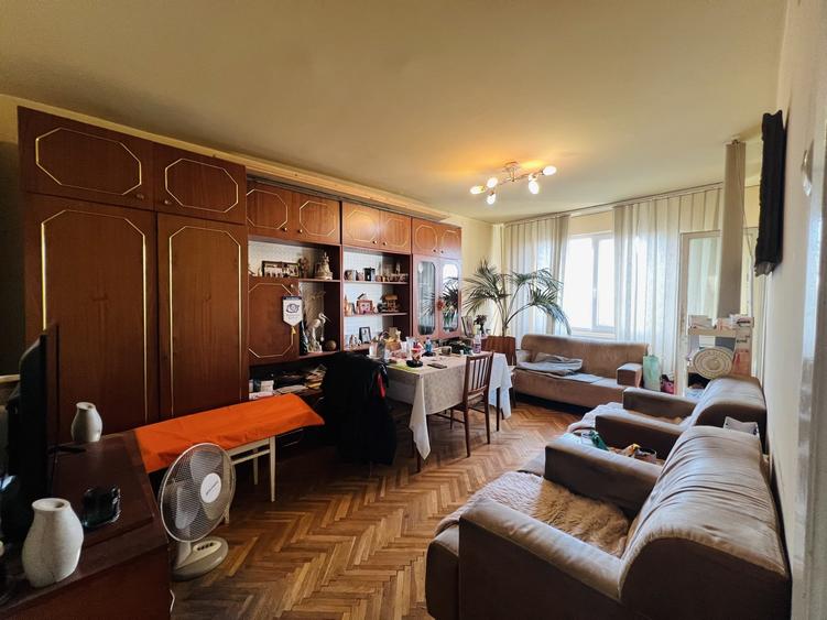 Apartament cu 3 camere decomandat, mobilat în Circumvalațiunii