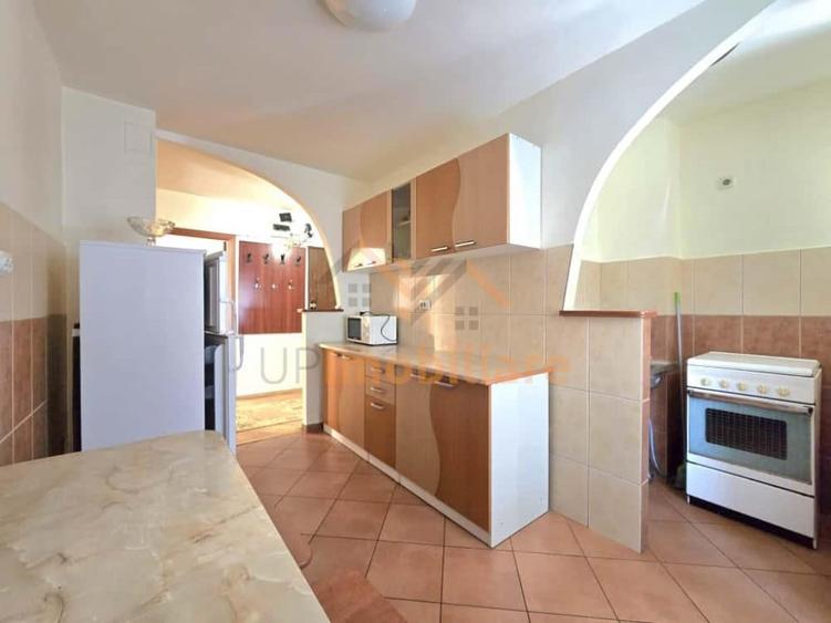 Apartament cu 3 camere decomandat în Decebal