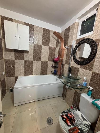 Casă cu 6 camere cu Canalizare în Industriilor