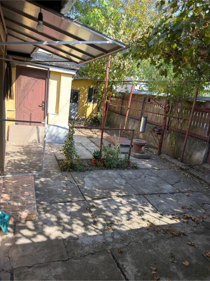 Casă cu Teren 200 Mp în Central