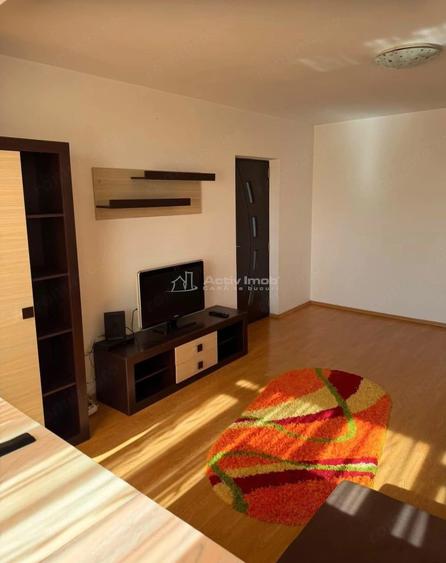 Apartament cu 2 camere semidecomandat în Sud