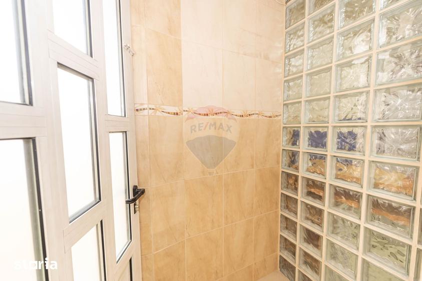Apartament cu 3 camere în Vitan