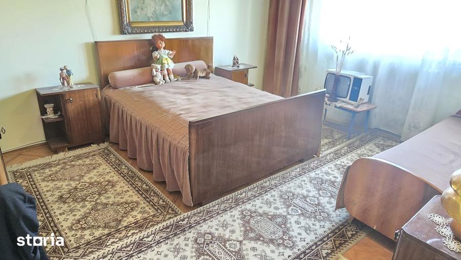 Apartament cu 4 camere decomandat în Mihai Eminescu