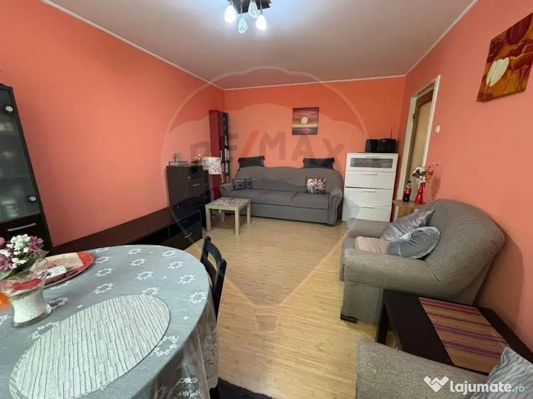 Apartament cu 3 camere decomandat în 1 Decembrie 1918