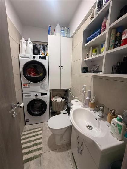 Apartament cu 3 camere decomandat în Vișani