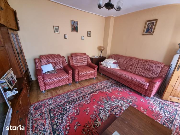 Casă cu 4 camere decomandat cu Teren 280 Mp în Gării