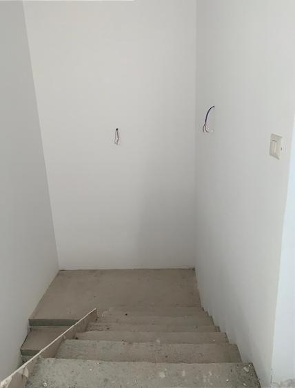Casă individuală cu 5 camere cu Canalizare în Ultracentral