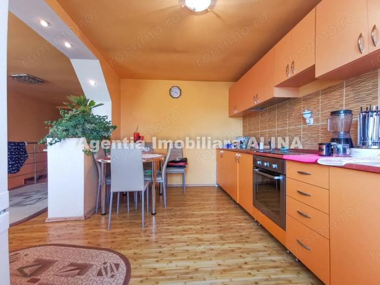 Casă cu 3 camere în Vulcan