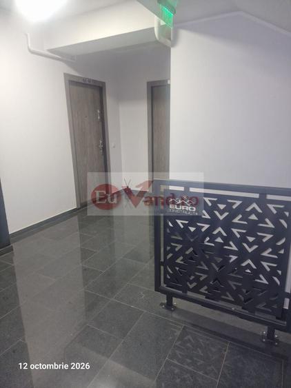 Apartament cu 2 camere semidecomandat, mobilat în Bd. Coșbuc